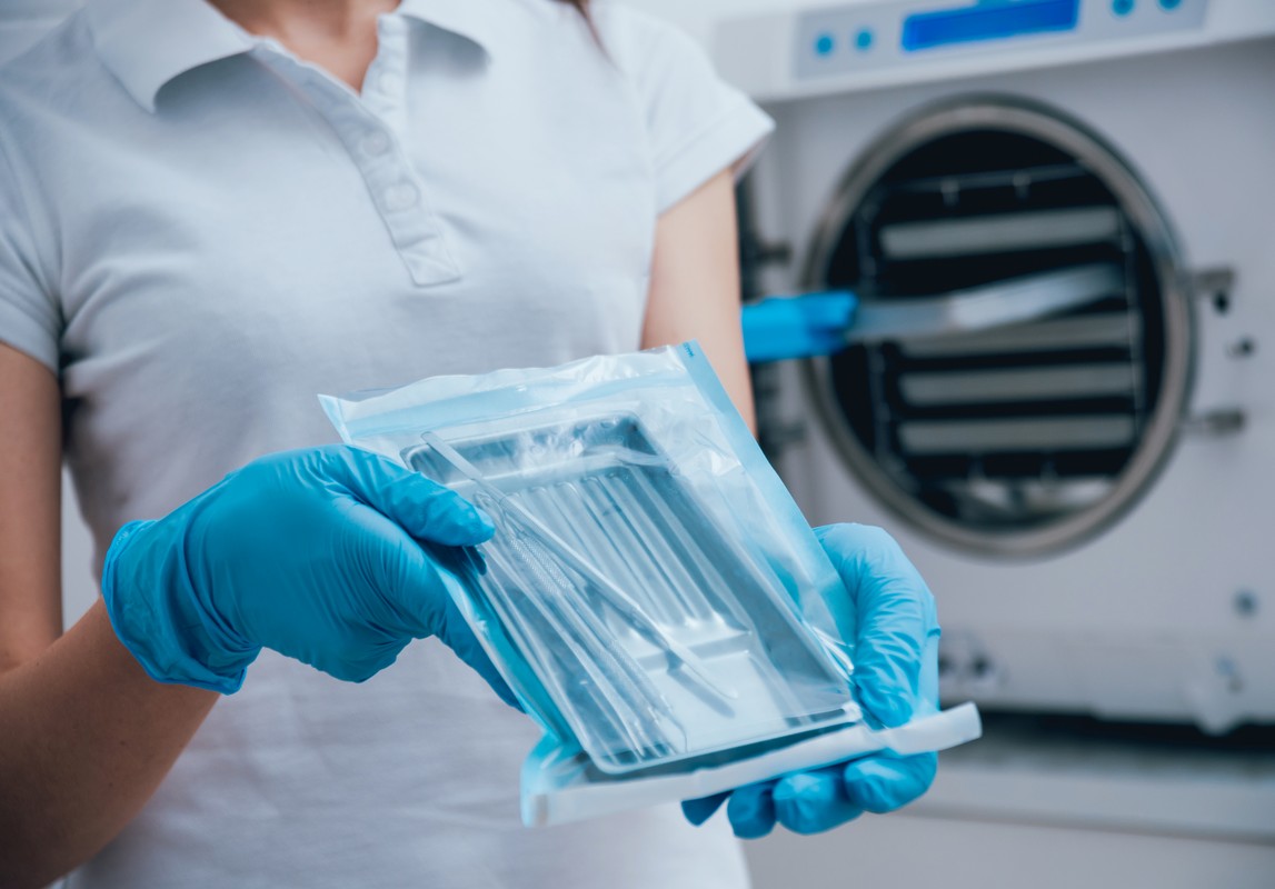sterilizing medical instruments in autoclave